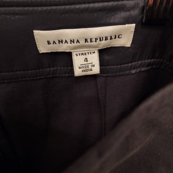 EUC Banana Republic stretch skirt, grey, size 4 - Picture 3 of 7